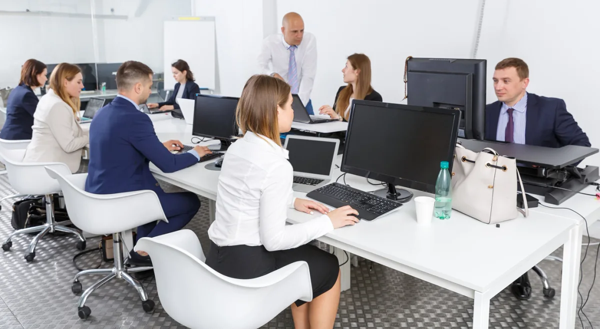 Powerful workstation computers with large monitors used for design, rendering, and engineering workloads