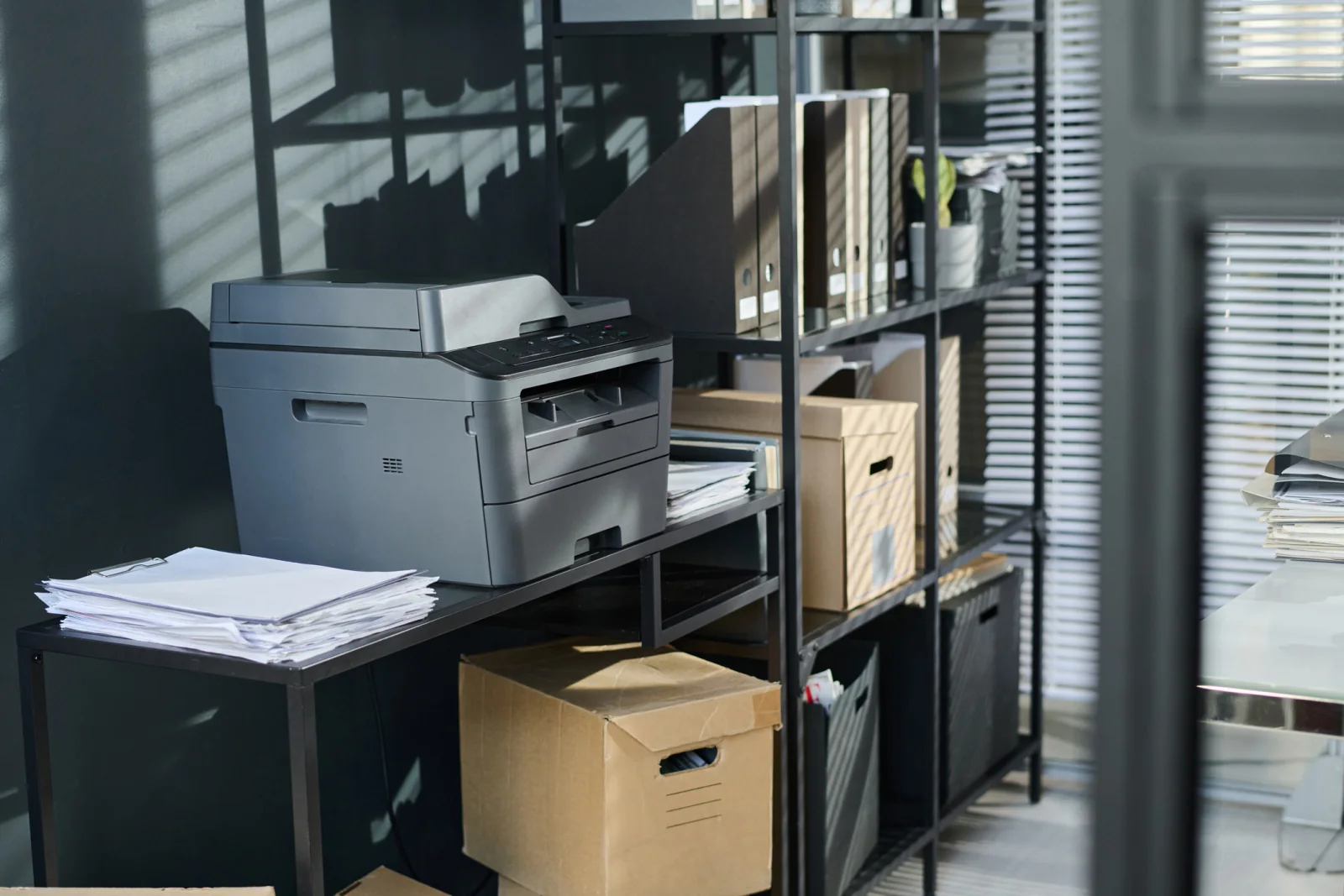Multifunction copier and printer in an office environment for temporary teams and document-heavy workflows