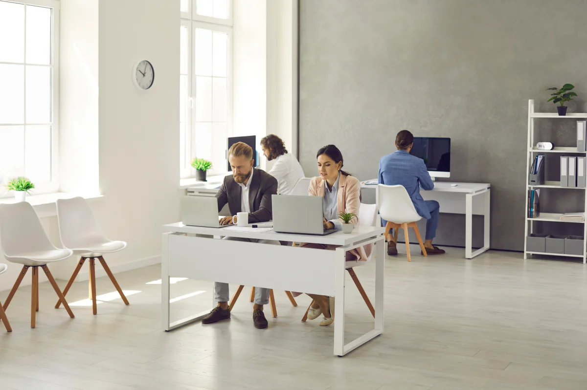 Short-term business deployment with rental laptops, desktops, monitors, and office equipment supporting temporary teams