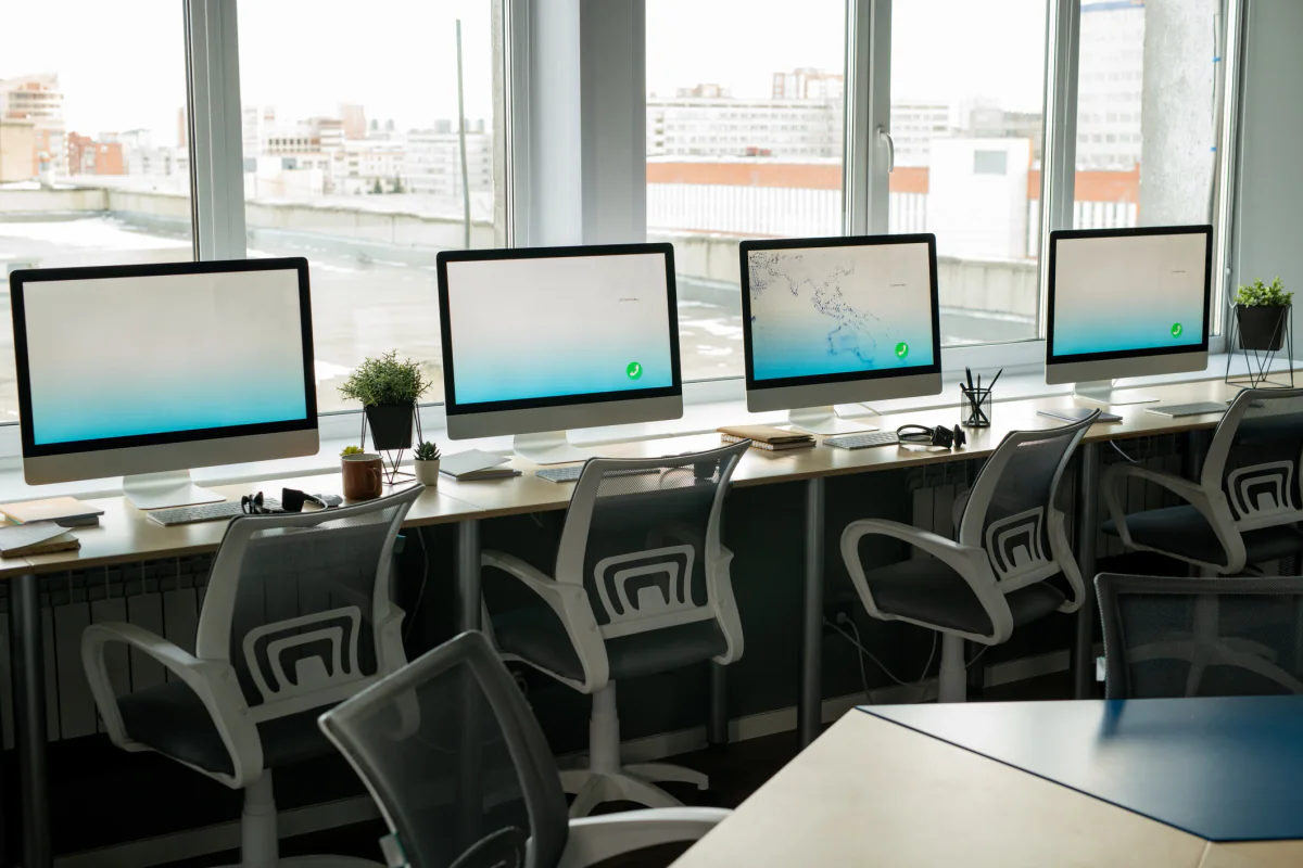 Performance monitor setups used for esports gaming demos and temporary high refresh workstations
