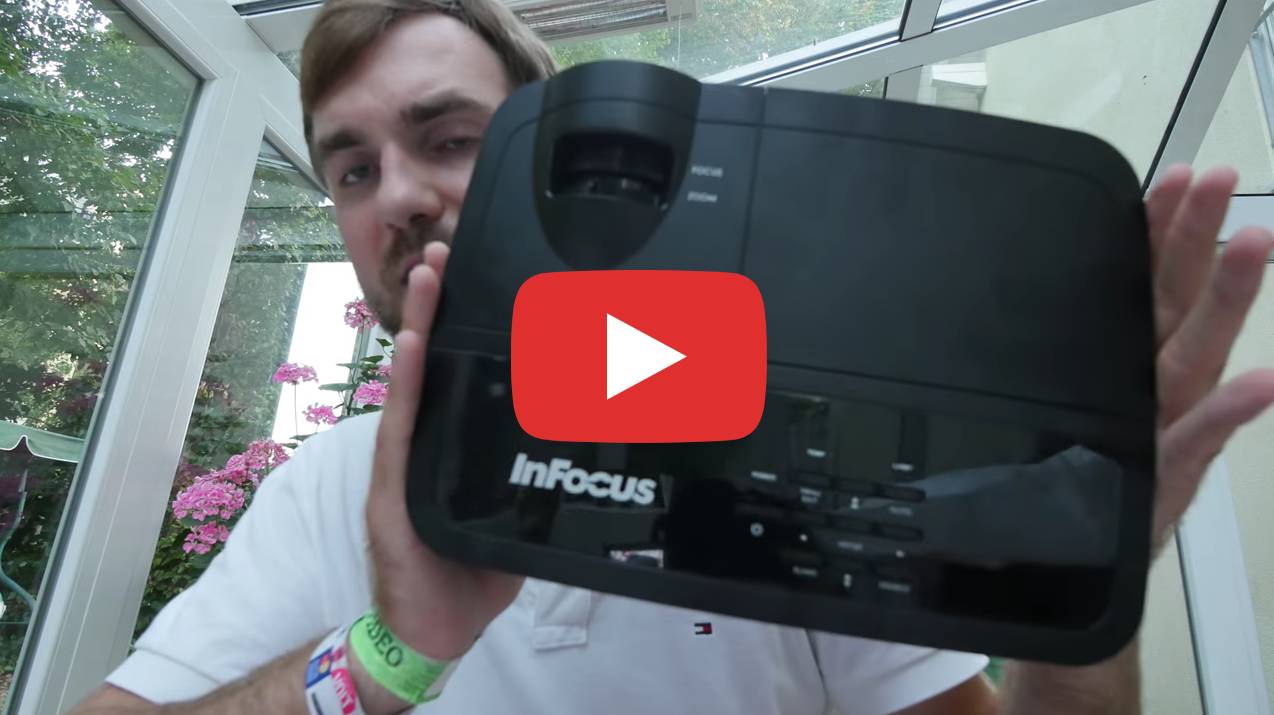 A man reviewing the InFocus in119hdx projector